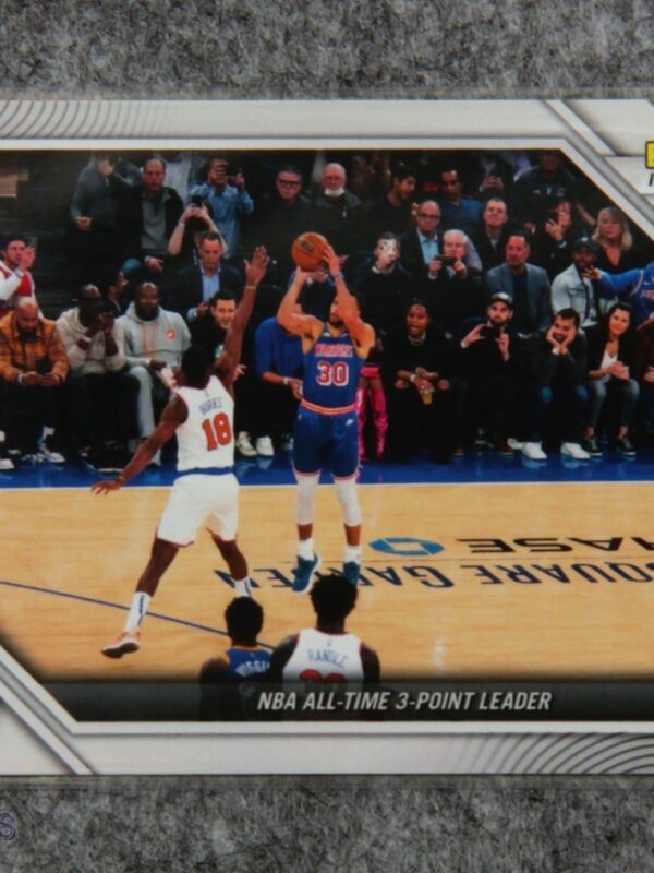 2021-22 Stephen Curry #61 Panini Instant Record Breaker 1/5215-front