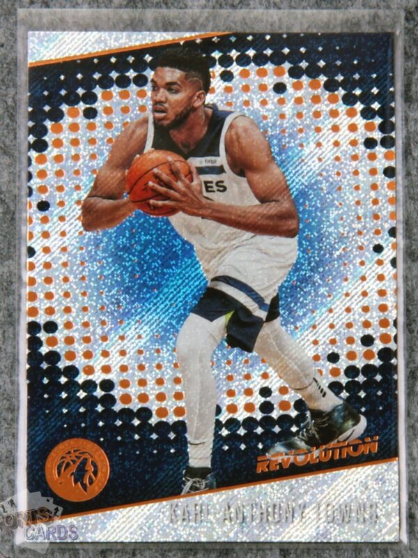 2017-18 Karl-Anthony Towns #89 Panini Revolution-front
