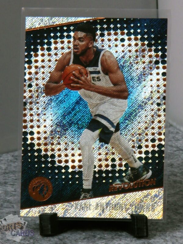 2017-18 Karl-Anthony Towns #89 Panini Revolution-stand