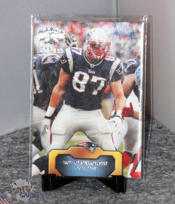 2011 Rob Gronkowski #15 Topps Triple Threads /999-stand