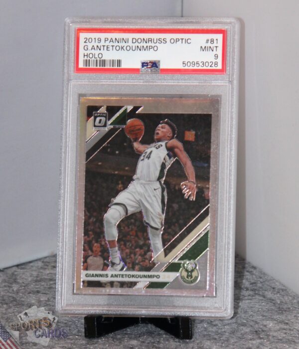 2019-20 Giannis Antetokounmpo #81 Panini Donruss Optic Holo Prizm PSA 9 MT-stand