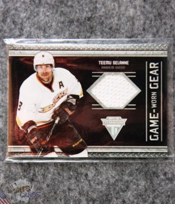 2011-12 Teemu Selanne #9 Panini Titanium Game Worn Gear-front
