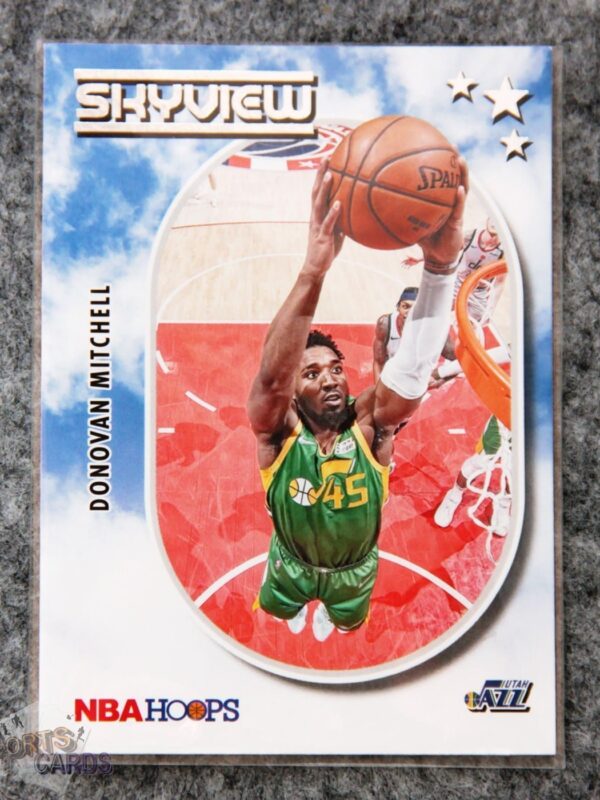 2021-22 Donovan Mitchell #8 Panini NBA Hoops Skyview-front