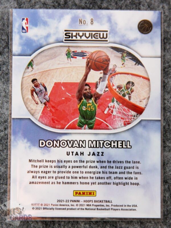 2021-22 Donovan Mitchell #8 Panini NBA Hoops Skyview-back