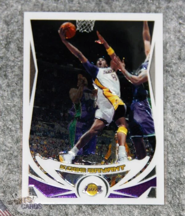 2004-05 Kobe Bryant #8 Topps Chrome-front