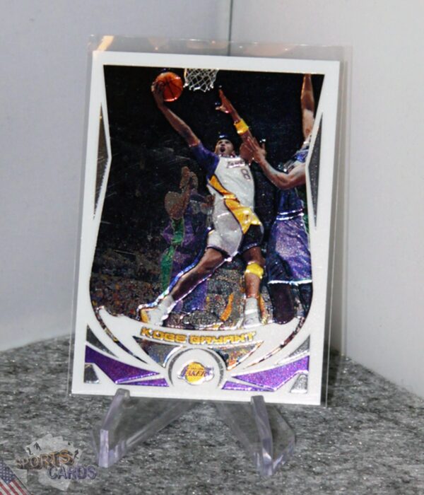 2004-05 Kobe Bryant #8 Topps Chrome-stand