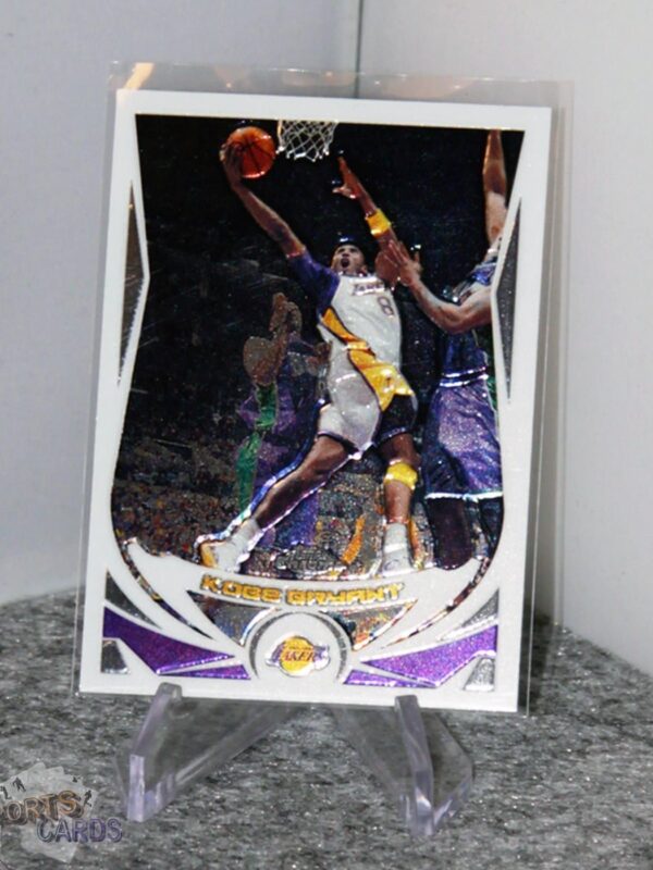 2004-05 Kobe Bryant #8 Topps Chrome-stand
