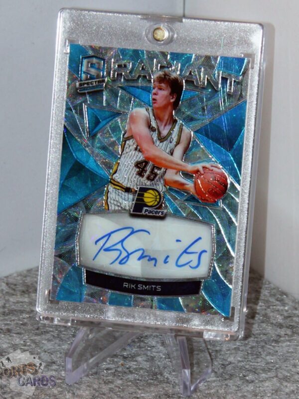 2018-19 Rik Smits #RS-RKS Panini Spectra Radiant Signatures Neon Blue /60 - Afbeelding 3