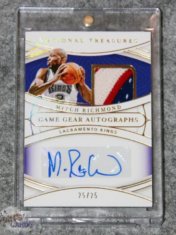 2021-22 Mitch Richmond #GGA-MRM Panini National Treasures Gear Autographs /25-front