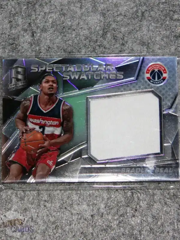 2016-17 Bradley Beal #62 Panini Spectra Spectacular Swatches /149-front