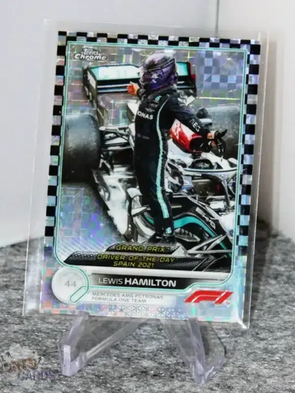 2022 Lewis Hamilton #176 Topps Chrome Checker Flag Refractor SP-stand