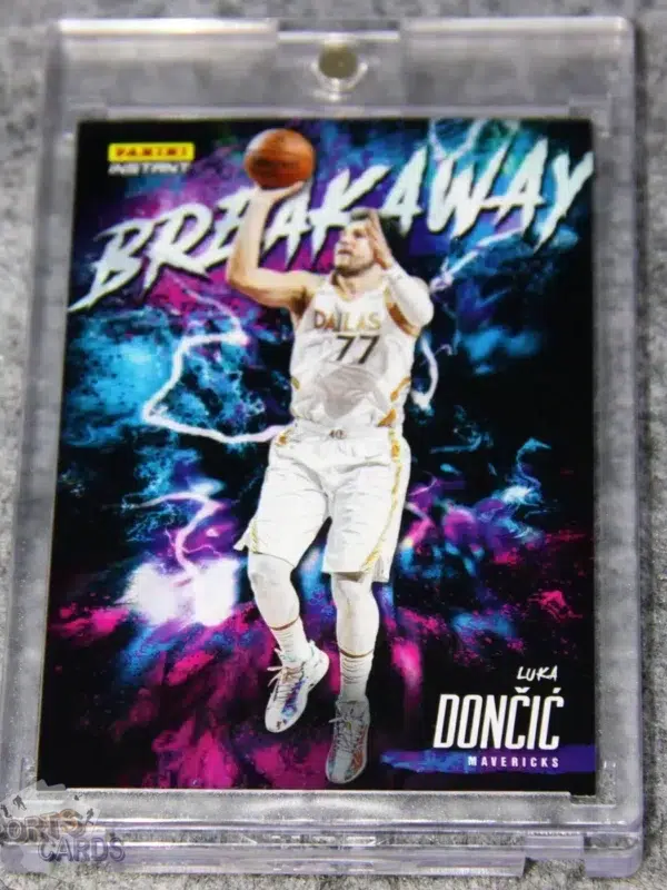 2020-21 Luka Doncic #B7 Panini Instant Breakaway SP /5357-front