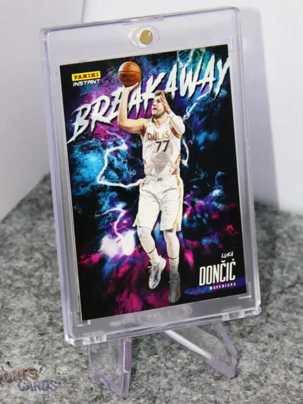 2020-21 Luka Doncic #B7 Panini Instant Breakaway SP /5357-stand