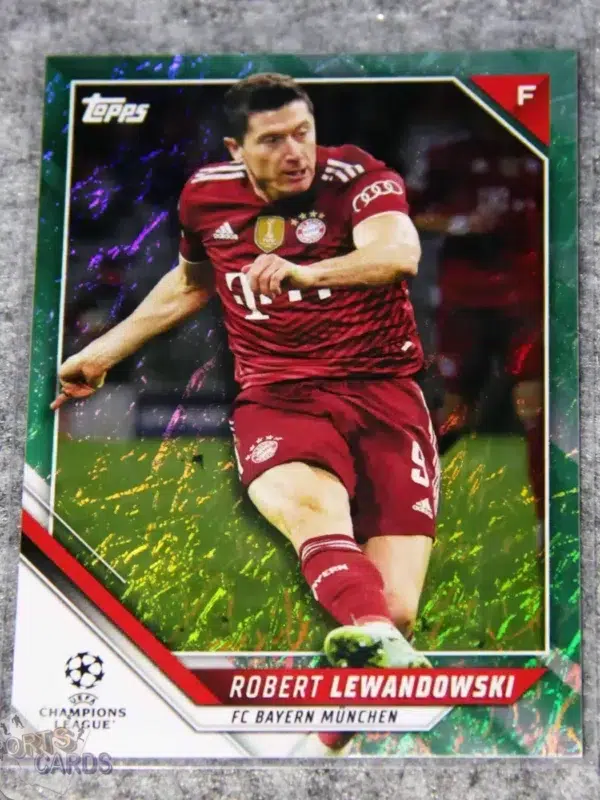 2021-22 Robert Lewandowski #108 Topps UEFA Champions League Aqua Foil-front