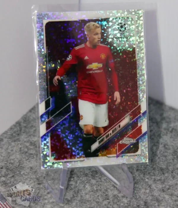 2020-21 Donny Van De Beek #82 Topps Chrome UEFA Champions League Speckle Refractor-stand