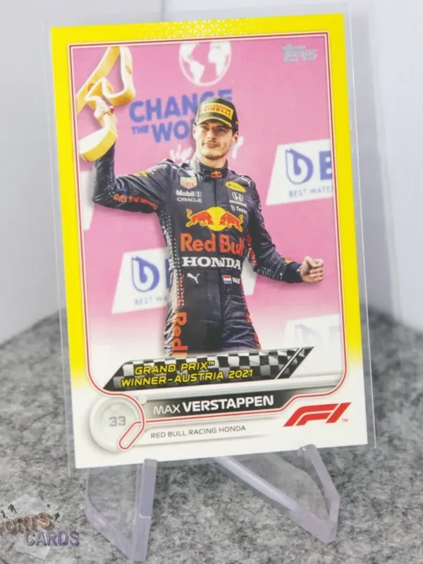 2022 Max Verstappen #159 Topps F1 Grand Prix Winners Yellow Refractor /125-stand
