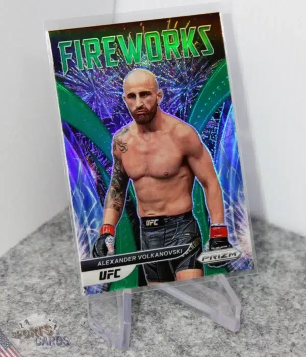2022 Alexander Volkanovski #22 Panini Prizm UFC Fireworks Green Prizm-stand