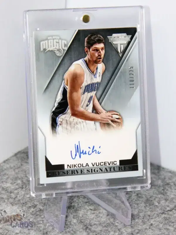 2013-14 Nikola Vucevic #5 Panini Titanium Reserve Signatures /225 - Afbeelding 3