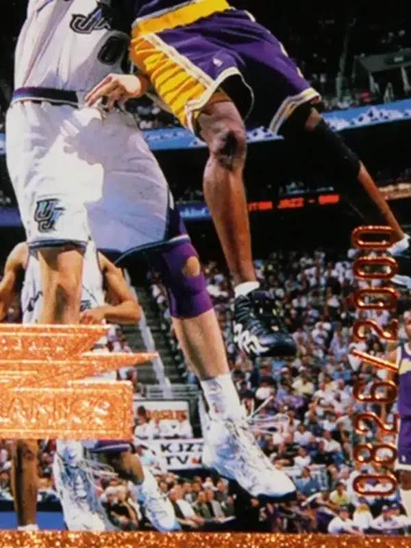 1998-99 Kobe Bryant #A14 Upper Deck AeroDynamics Bronze Quantum Die-Cut SN#826 - detail