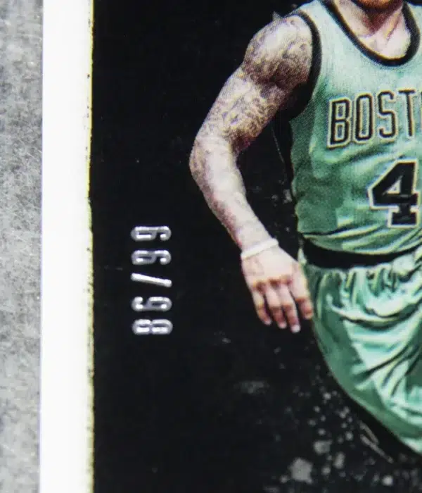 2015-16 Isaiah Thomas #156 Panini Noir Color SN#66 - detail