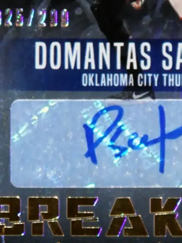 2016-17 Domantas Sabonis #9 Panini Studio Breakout Signatures RC SN#25 - detail
