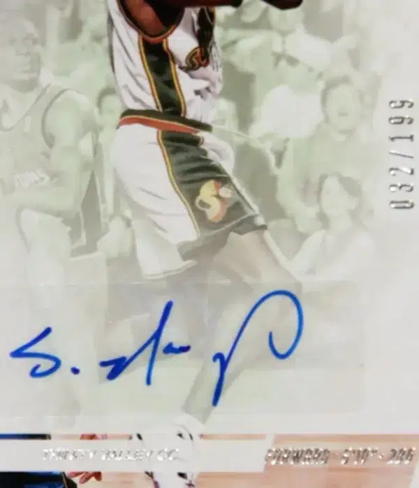 2016-17 Shawn Kemp #18 Panini Prestige Autographs SN#32 - detail