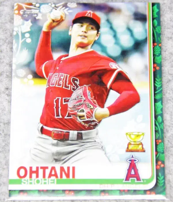 2019 Shohei Ohtani #HW33 Topps Holiday All-Star Rookie Cup - front