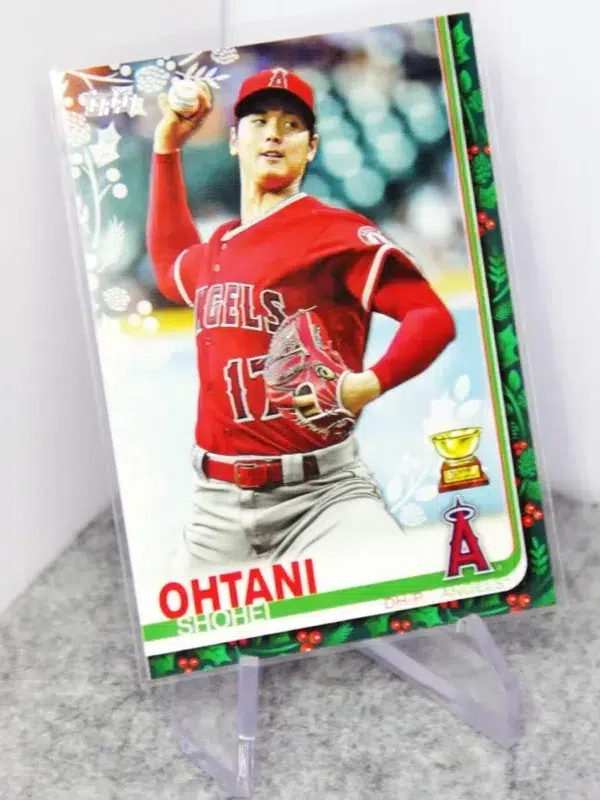 2019 Shohei Ohtani #HW33 Topps Holiday All-Star Rookie Cup - stand