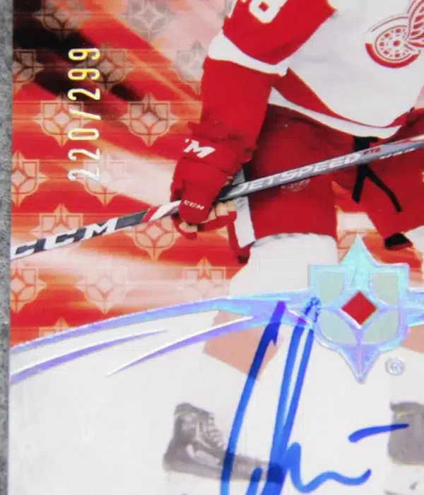 2020-21 Gustav Lindstrom #137 Upper Deck Ultimate Collection Rookies RC Auto SN#220 - detail