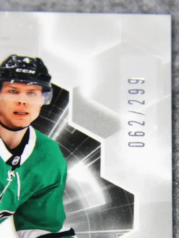 2020-21 Miro Heiskanen #44 Upper Deck SPx SN#62 - detail