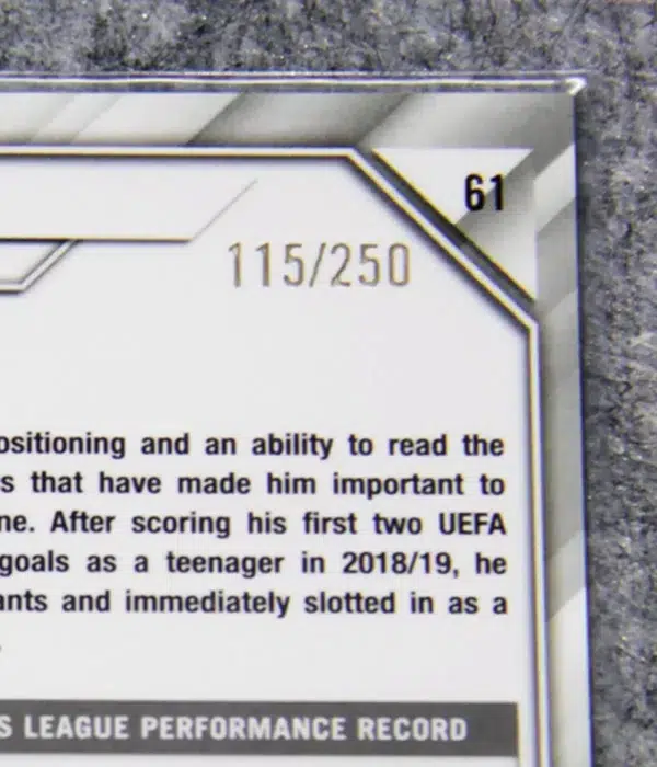 2021-22 Matthijs de Ligt #61 Topps Chrome UEFA Champions League Purple Mini-Diamond SN#115 - detail