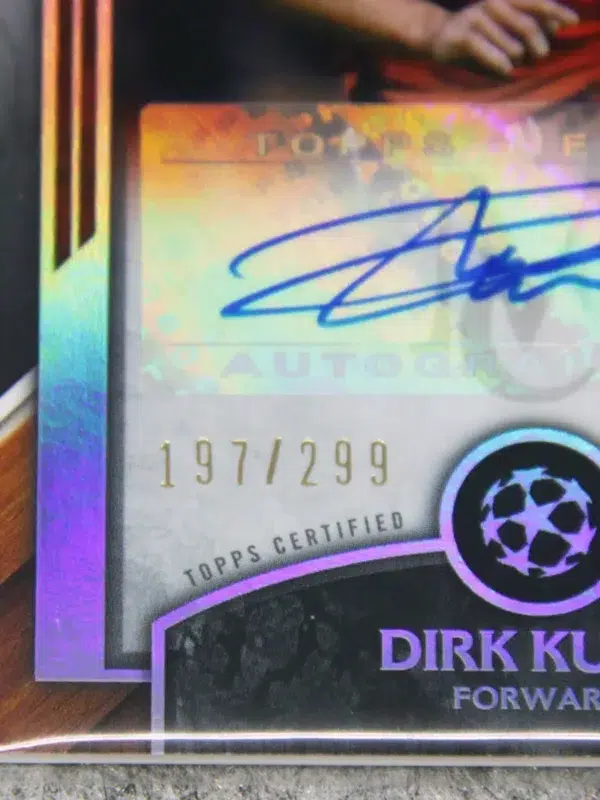 2022-23 Dirk Kuyt #AA-DK Topps UEFA Champions League Museum Collection Archival Autographs SN#197 - detail