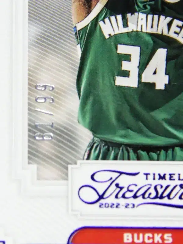 2022-23 Giannis Antetokounmpo #365 Panini Chronicles Timeless Treasures Blue SN#61 - detail