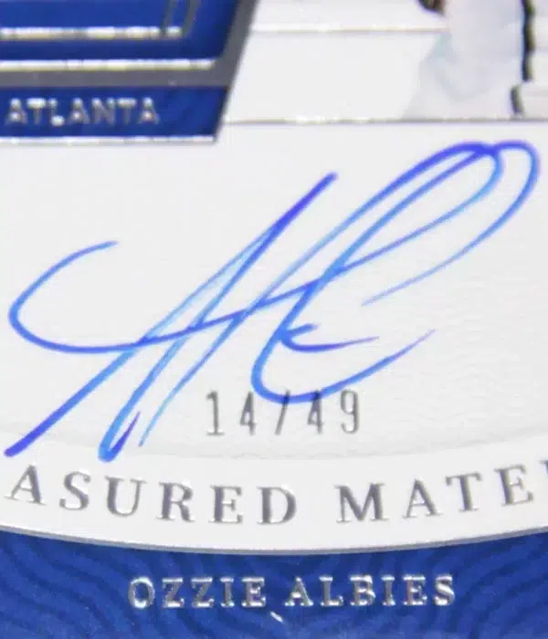 2022 Ozzie Albies #TMS-OA Panini National Treasures Autograph Treasured Material SN#14 - detail