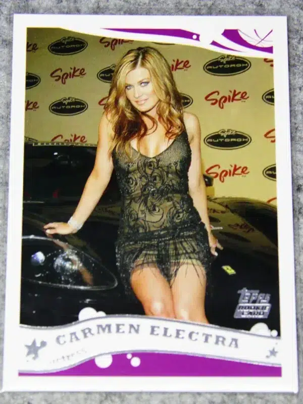 2005 Carmen Electra #252 Topps Rookie Card - front