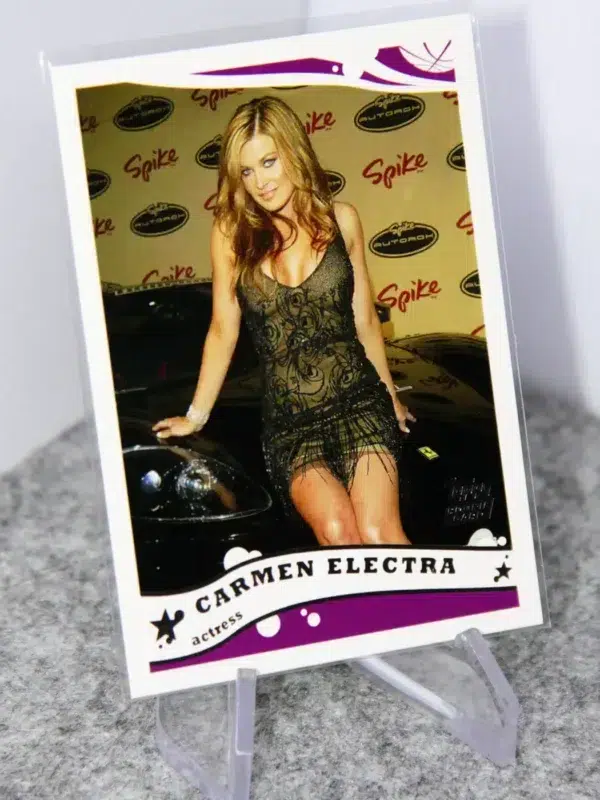 2005 Carmen Electra #252 Topps Rookie Card - stand
