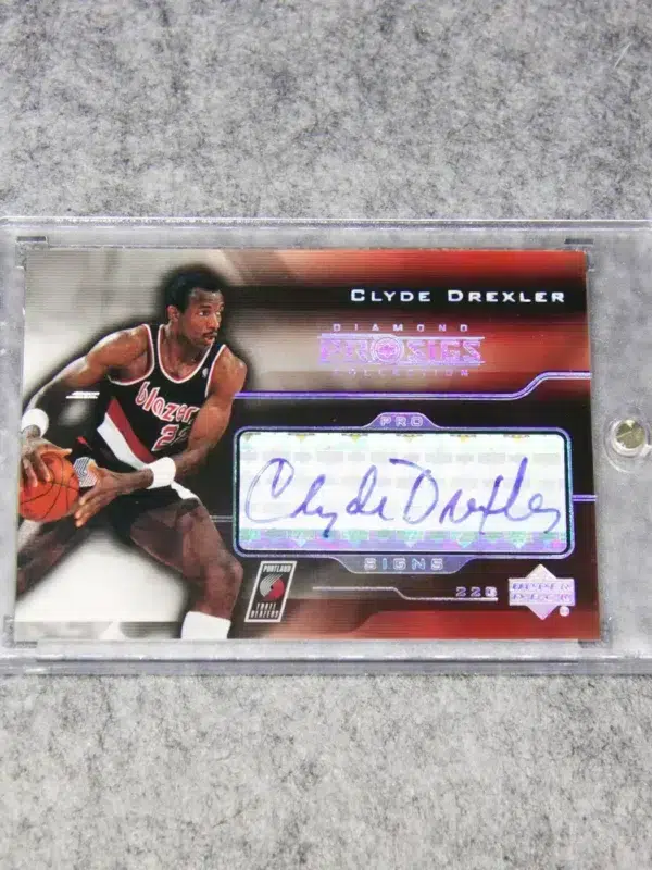 2004-05 Clyde Drexler #PS-CL Upper Deck Diamond Pro Sigs Collection Pro Signs Autograph - front