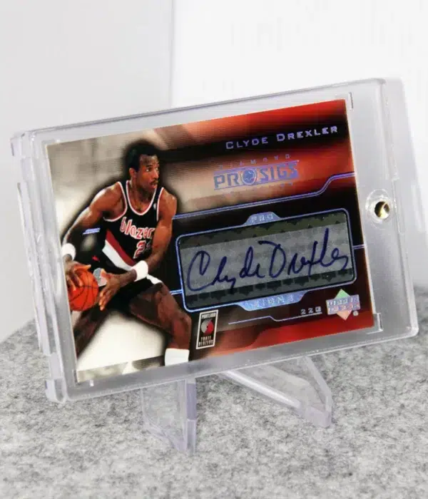 2004-05 Clyde Drexler #PS-CL Upper Deck Diamond Pro Sigs Collection Pro Signs Autograph - stand