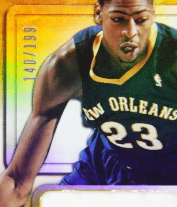 2013-14 Anthony Davis #53 Panini White Gold Threads Patch SN#140 - detail