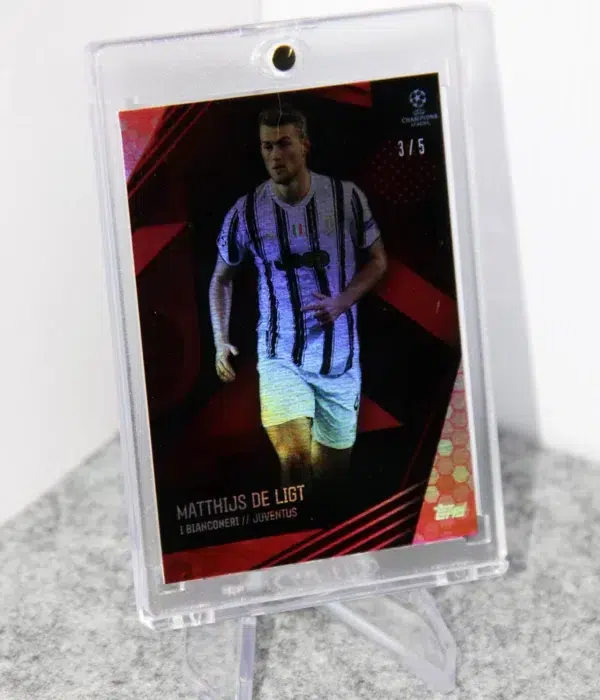 2021-22 Matthijs de Ligt #IB-MDL Topps I Bianconeri Juventus UEFA Champions League Red SN#3 - stand