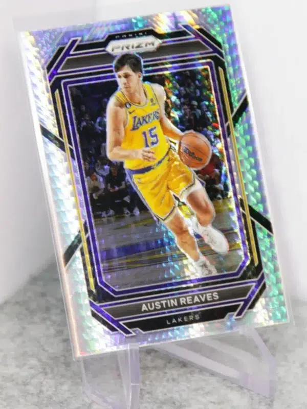 2022-23 Austin Reaves #123 Panini Prizm Hyper Prizm SP - stand