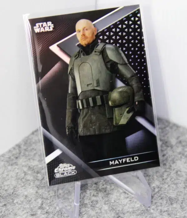 2022 Mayfeld #58 Topps Star Wars Chrome the Mandalorian Black Refractor SN#142 - stand