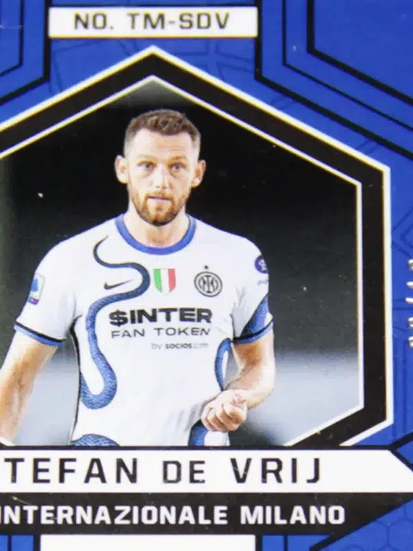 2021-22 Stefan De Vrij #TM-SDV Panini Obsidian Trifecta Material Electric Etch Triple Patch SN#09 - detail