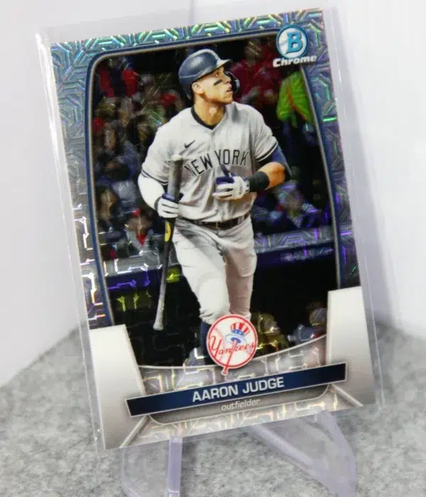 2022 Aaron Judge #90 Topps Bowman Chrome Mojo Refractor - stand