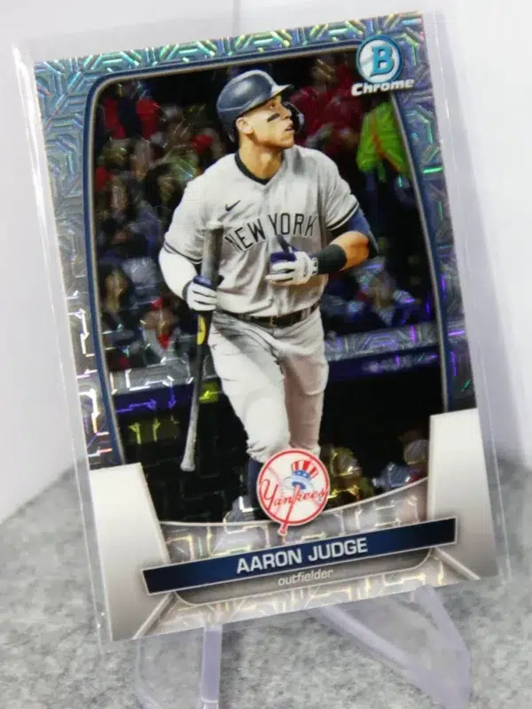2022 Aaron Judge #90 Topps Bowman Chrome Mojo Refractor - stand