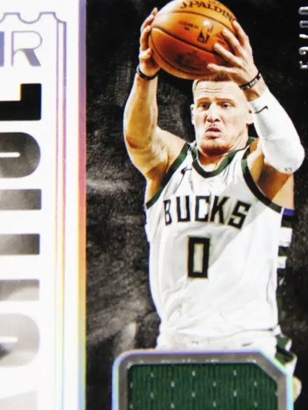 2020-21 Donte DiVincenzo #BOM-DDV Panini Noir Box Office Memorabilia SN#52 - detail