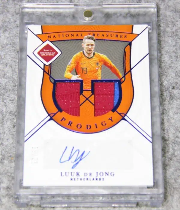2022 Luuk de Jong #PA-LDJ Panini National Treasures World Cup Prodigy Sapphire Autograph SN#9 - front