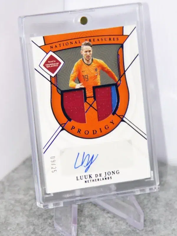 2022 Luuk de Jong #PA-LDJ Panini National Treasures World Cup Prodigy Sapphire Autograph SN#9 - stand