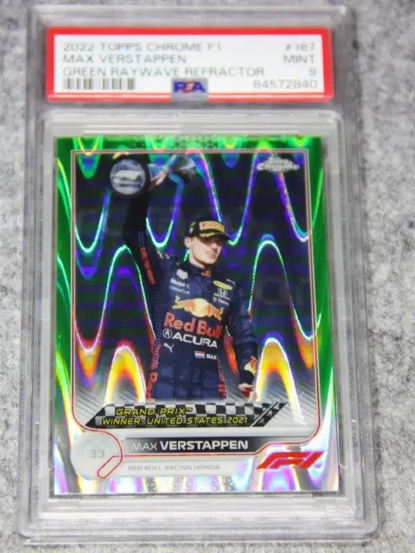2022 Max Verstappen #167 Topps Chrome F1 Green RayWave Refractor PSA 9 MINT SN#80 - front