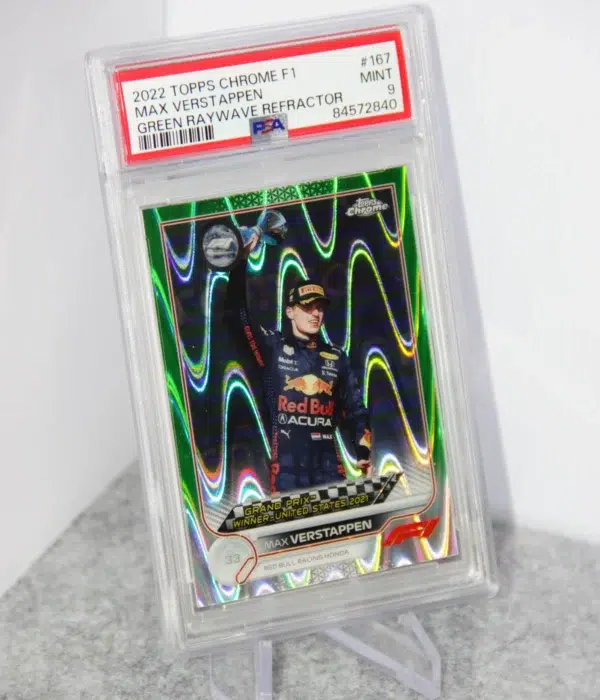 2022 Max Verstappen #167 Topps Chrome F1 Green RayWave Refractor PSA 9 MINT SN#80 - stand